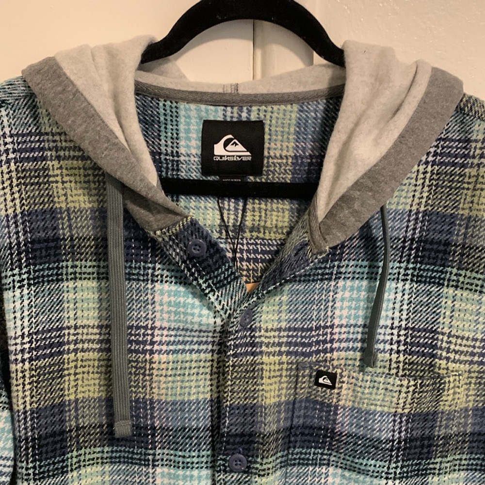 ⚡️Men’s quicksilver hooded flannel! NWT - Picture 2 of 5